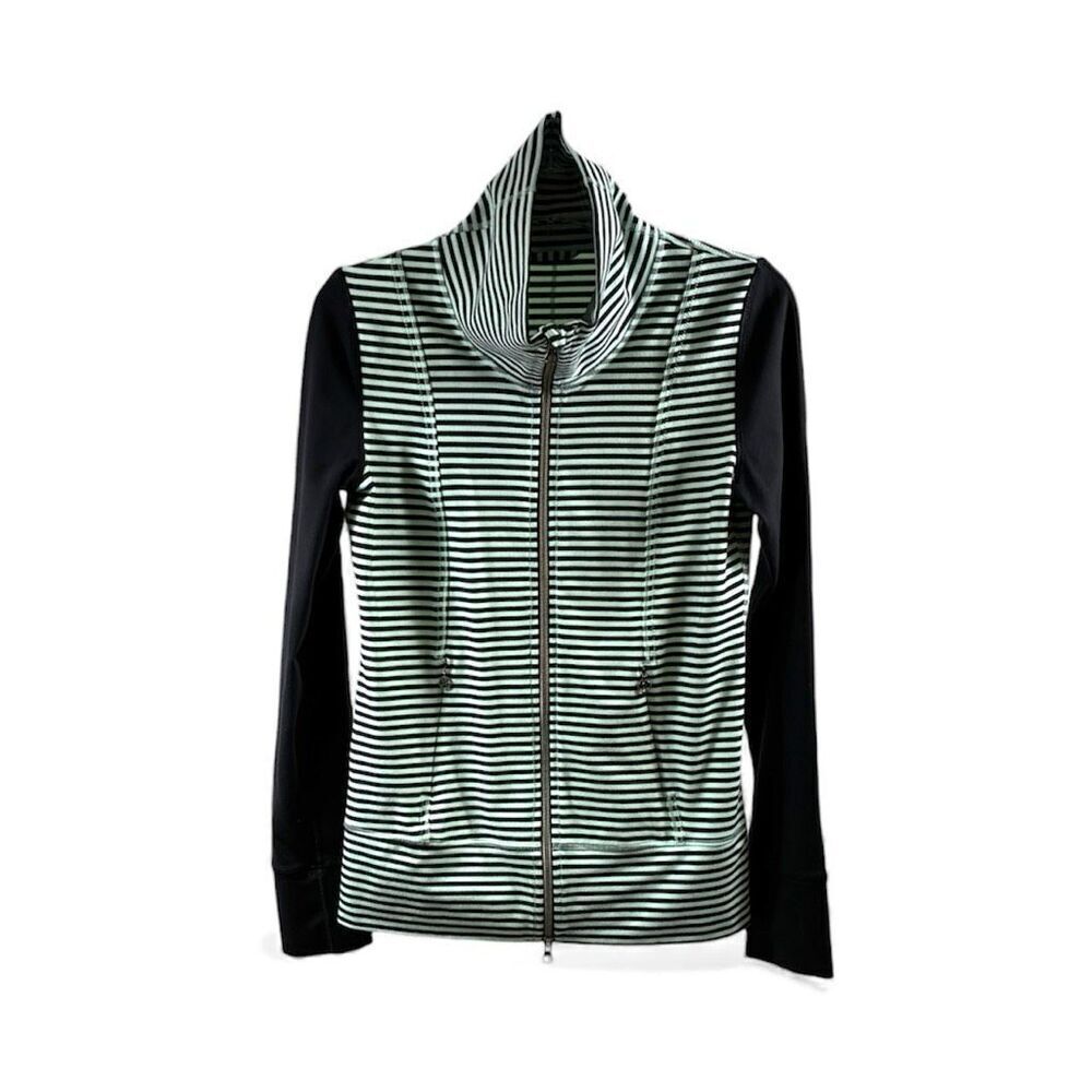 Lululemon Daily Yoga Jacket Jacket in Black and Mint Size M